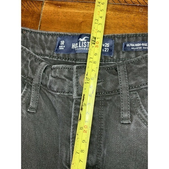 Hollister Ultra High Rise Mom Jeans Distressed Destroyed Black Size 1 /27 - Picture 6 of 9